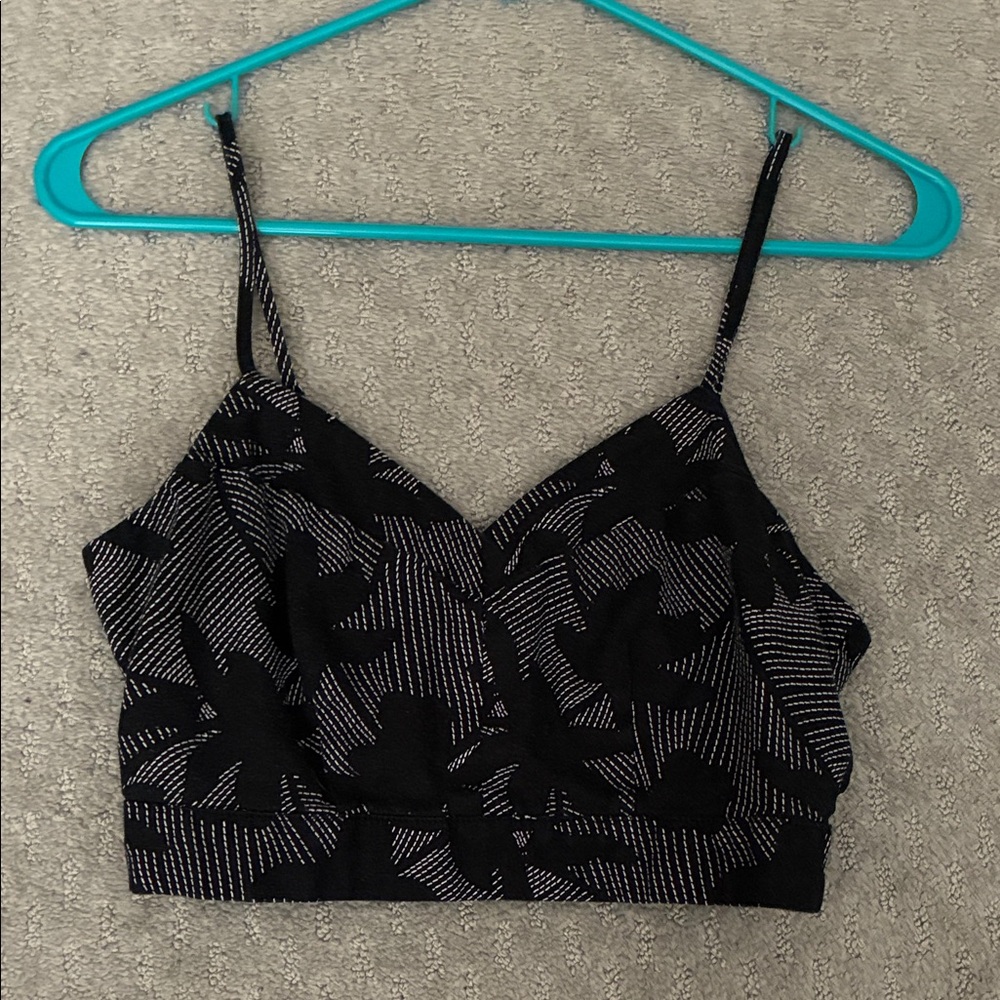 Universal Thread Black and White Floral Crop Top